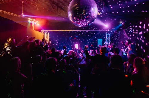 Publikdans under event i Blackbox