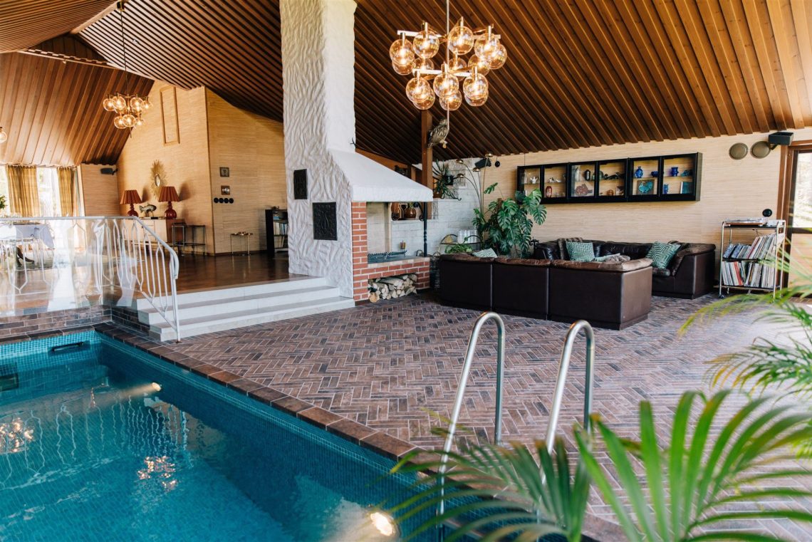 Pool-lounge-villa-salthamn